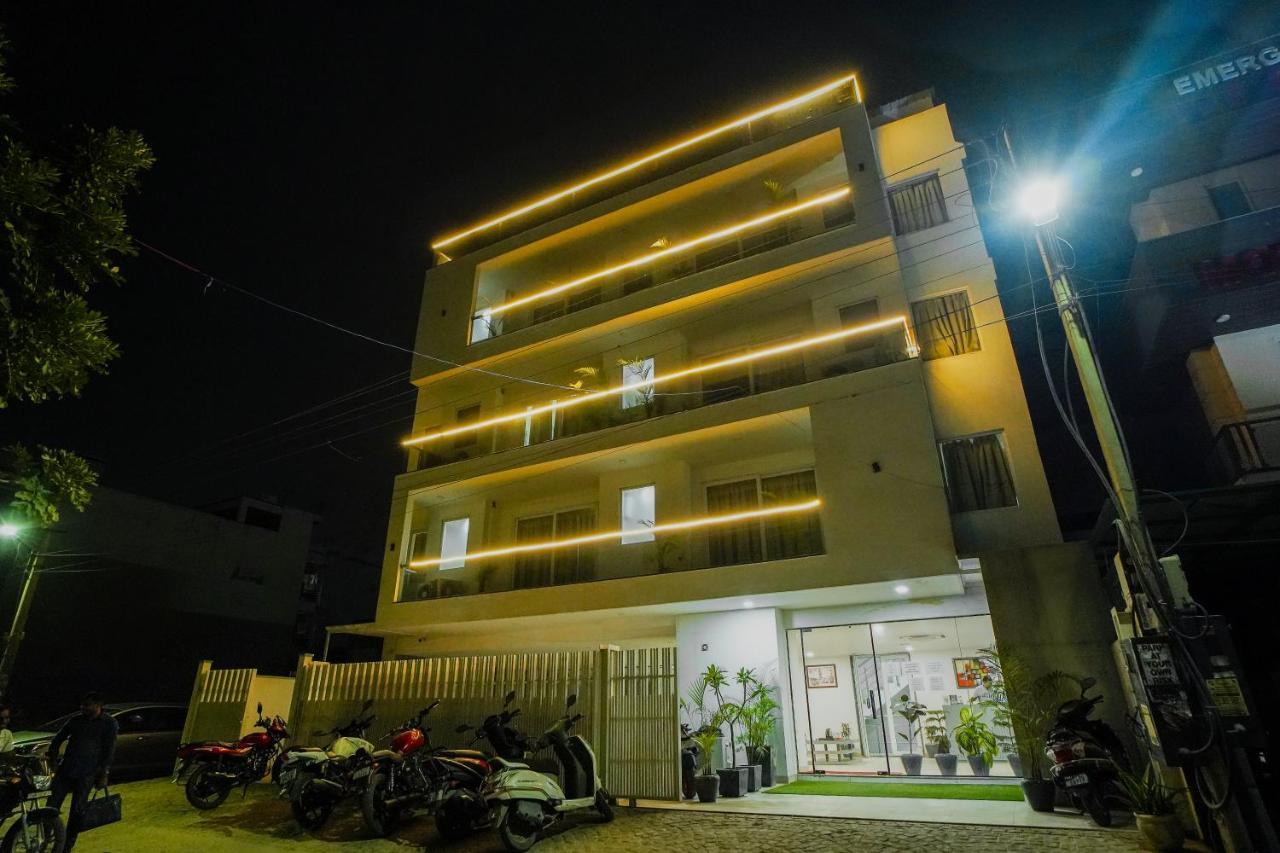 Saltstayz Sector 52 - Ardee City Mall Gurgaon Exterior photo